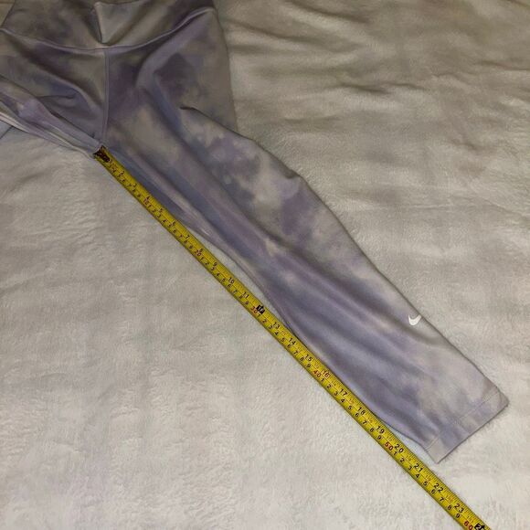 Nike Dri-Fit Small High Rise Cropped Athletic Leggings Purple White Tie Dye NWOT - Picture 6 of 8